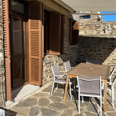 Atypical House With Garden In Holiday home