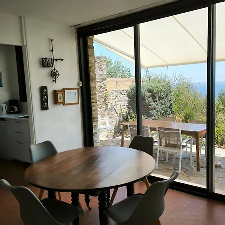 Holiday home Atypical House With Garden In Bormes-les-Mimosas