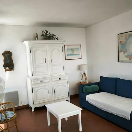 Atypical House With Garden In Bormes-les-Mimosas